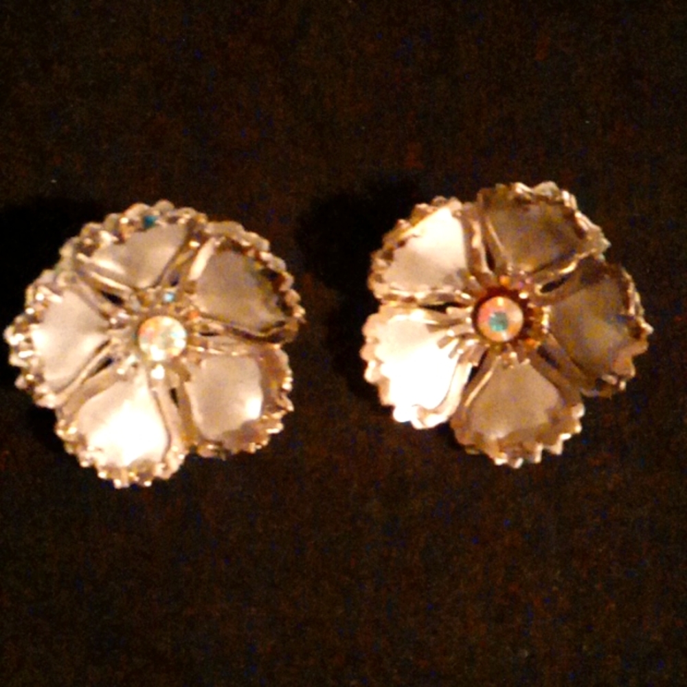 Vintage Signed Coro Earrings  Clip Ons Aurora Borealis Centers Great Condition